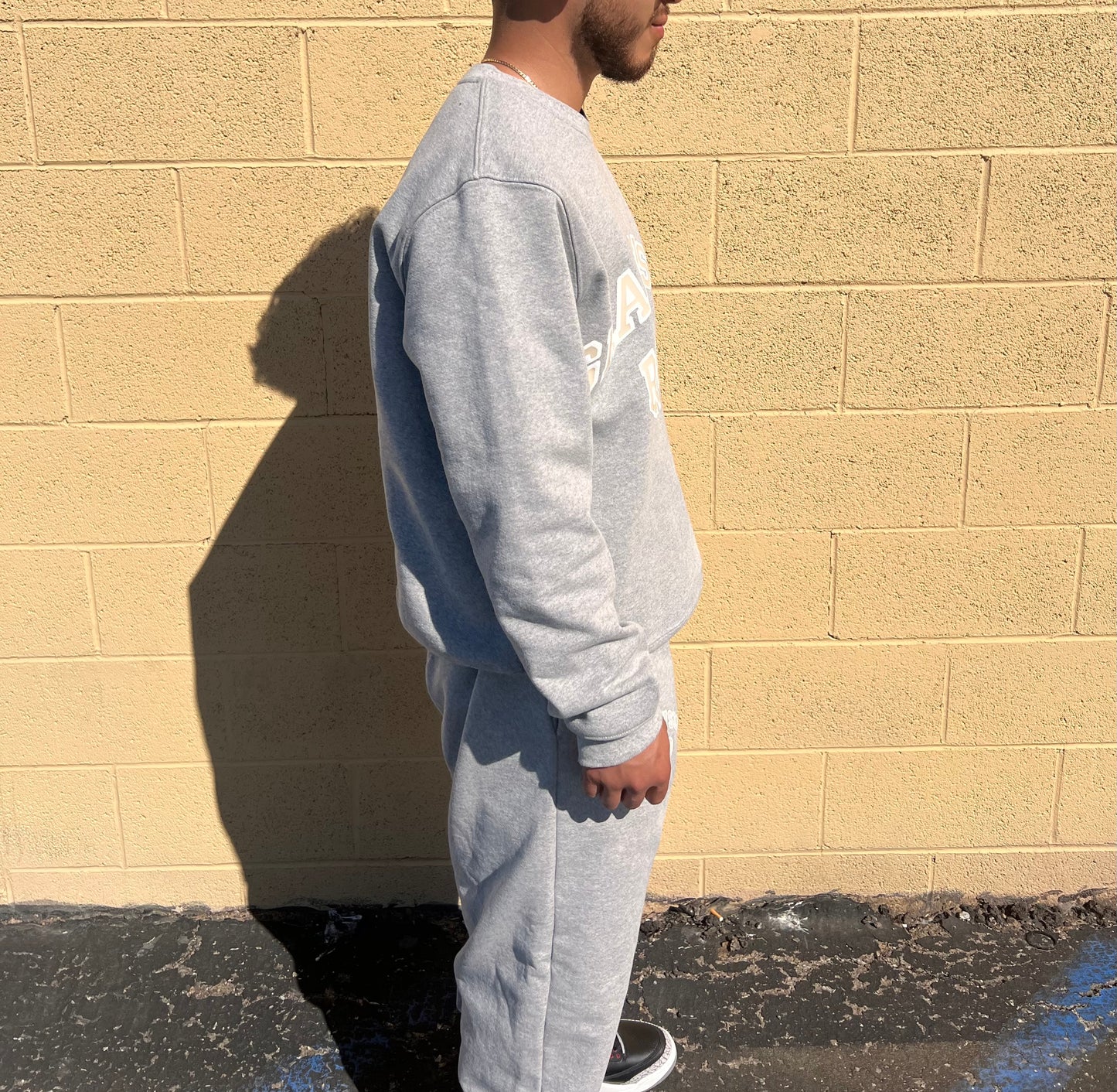Gris et Crème Crewneck