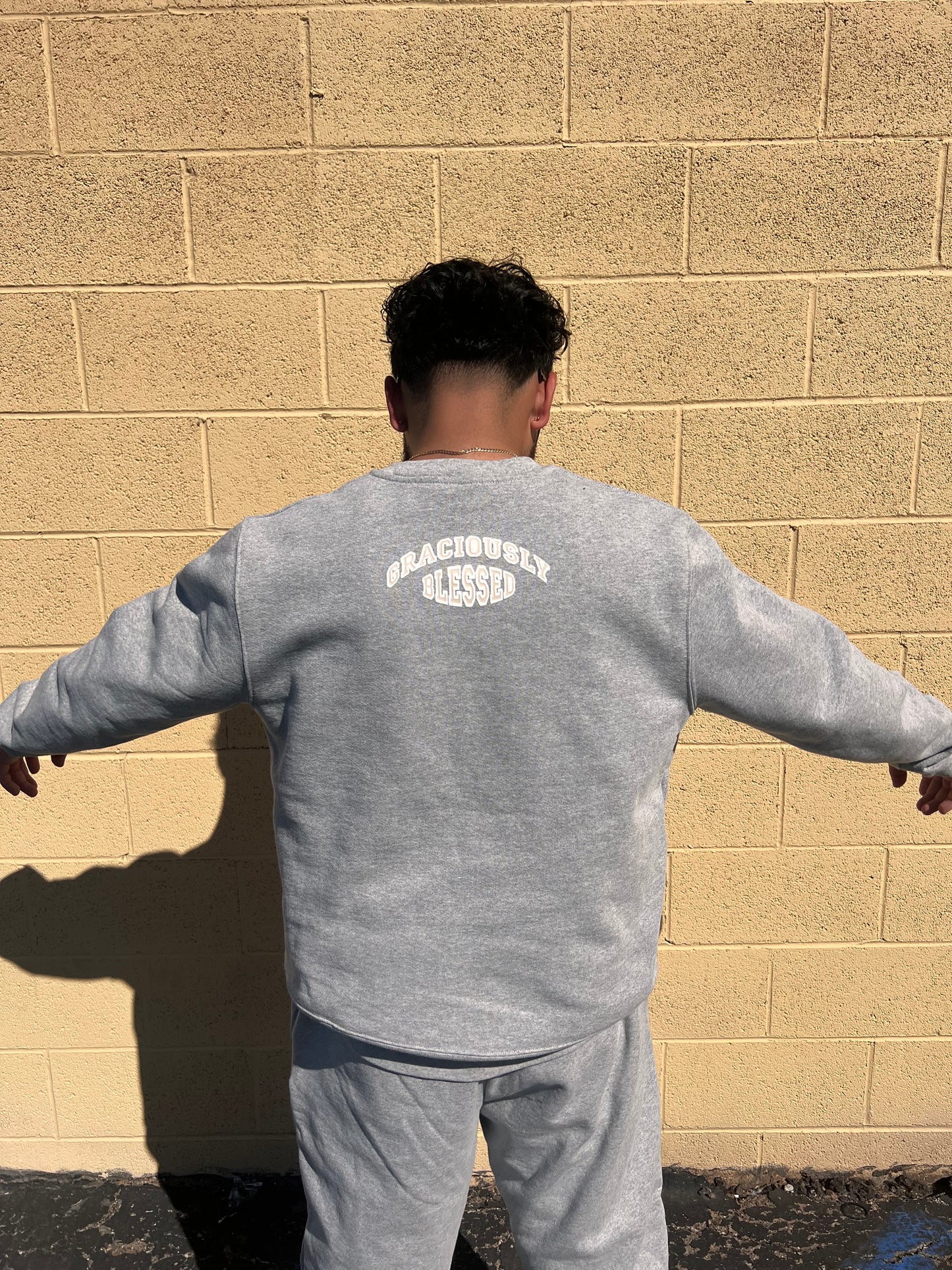 Gris et Crème Crewneck